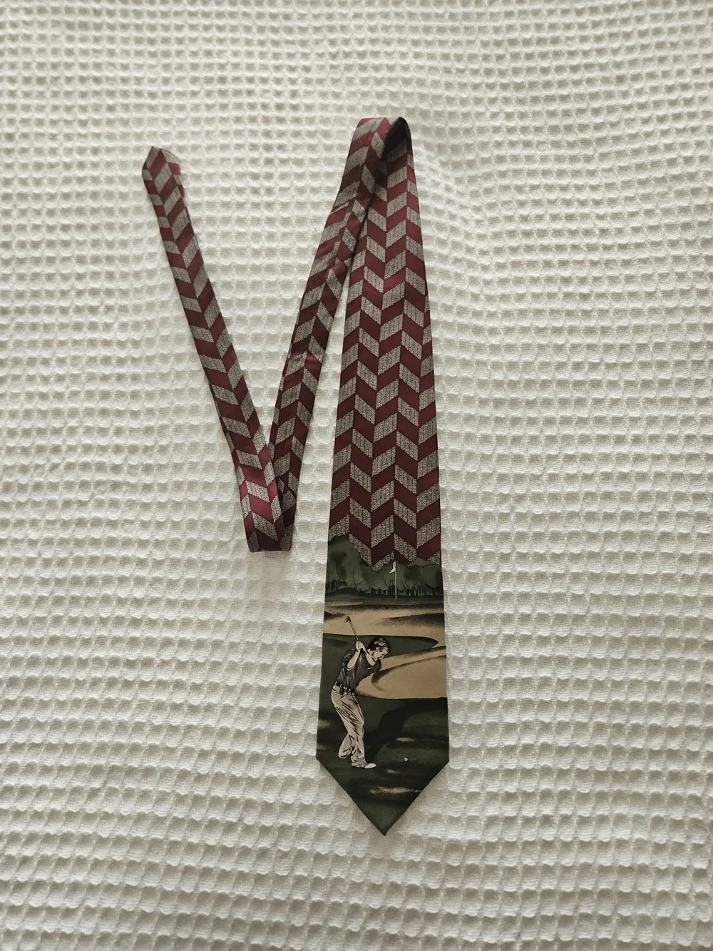 Pebble Beach Men's Burgundy Golf Theme Geometric Silk Tie Classic One Size